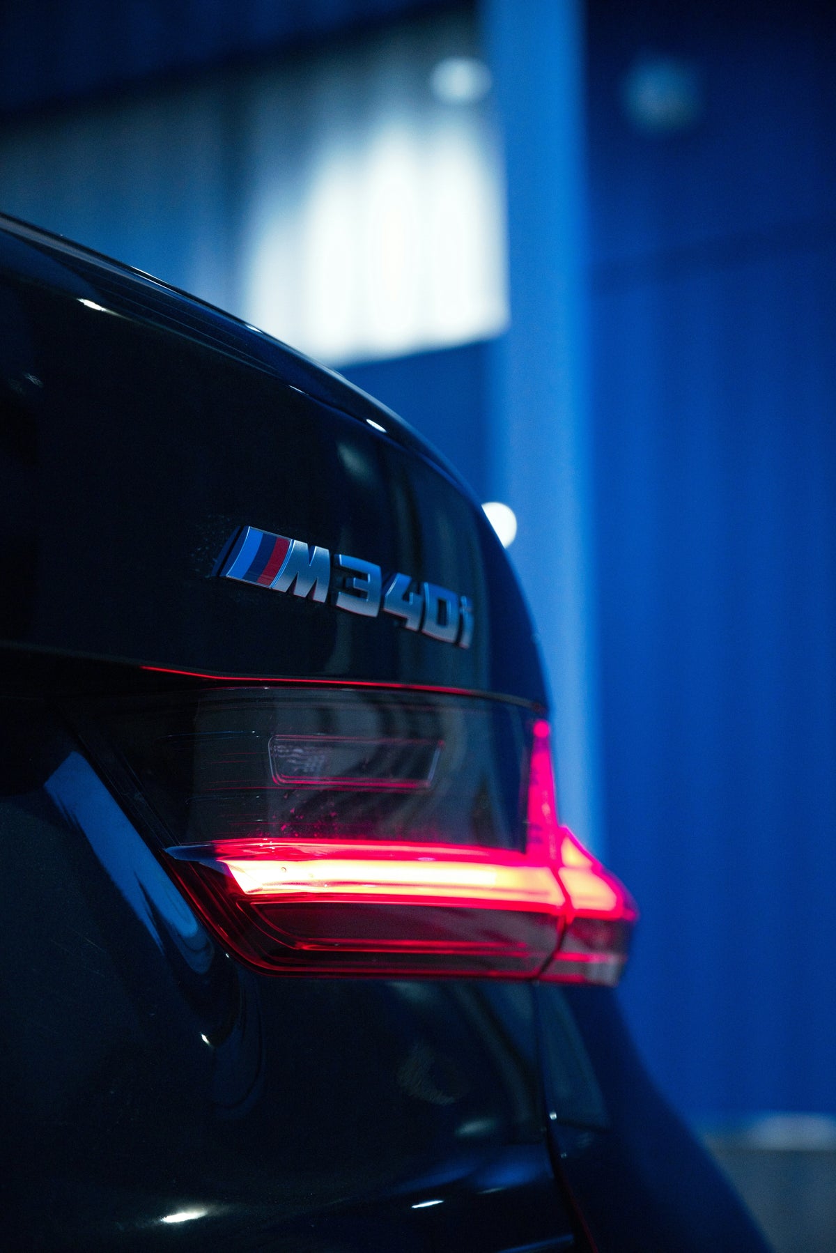 Upgrade your 2019+ BMW G20 3 Series with premium carbon fiber parts and performance accessories from Bimmer Source. Shop front lips, rear spoilers, diffusers, and other high-quality G20 aftermarket upgrades for enhanced style and performance.