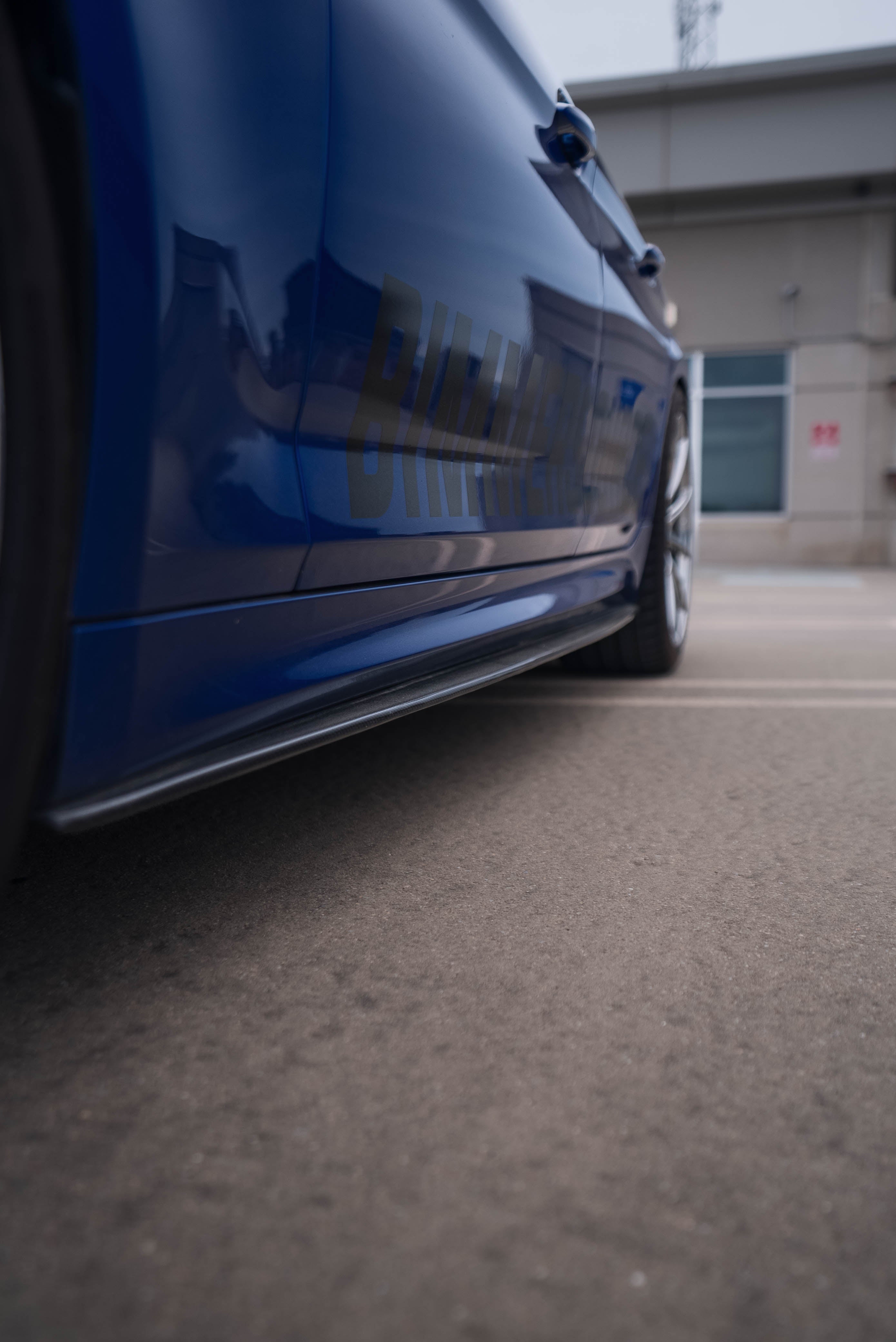 MP Style Carbon Fiber Side Skirts - BMW F90 M5