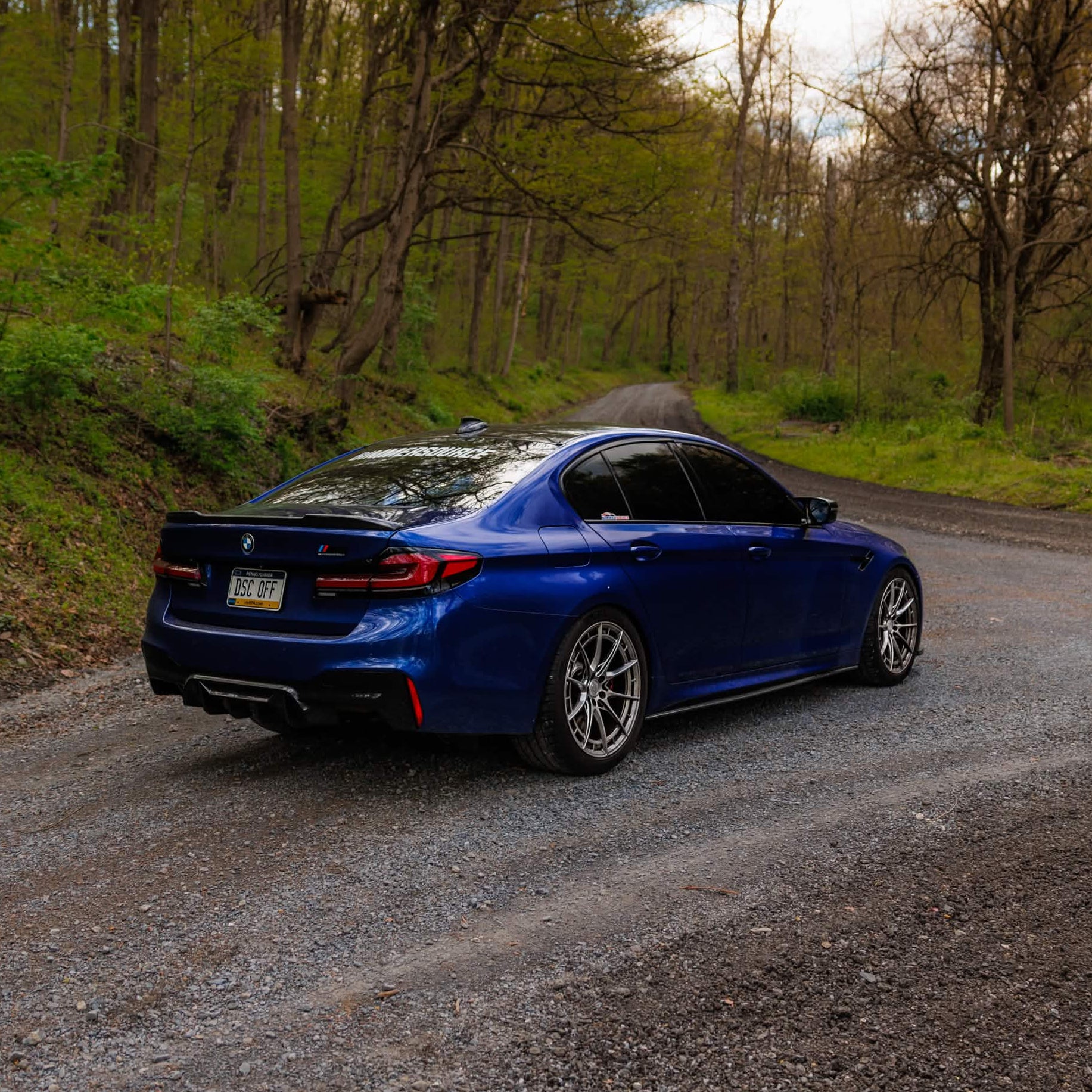 MP Style Carbon Fiber Side Skirts - BMW F90 M5